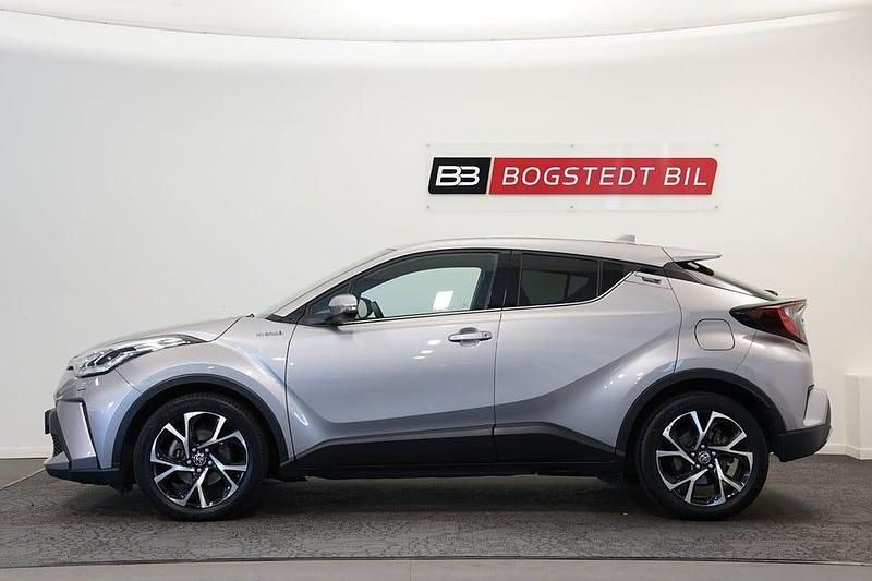 Begagnad Toyota C-HR Edition 184 HK (135 kW) 2021 Mörkgrå (grå metallic) SUV