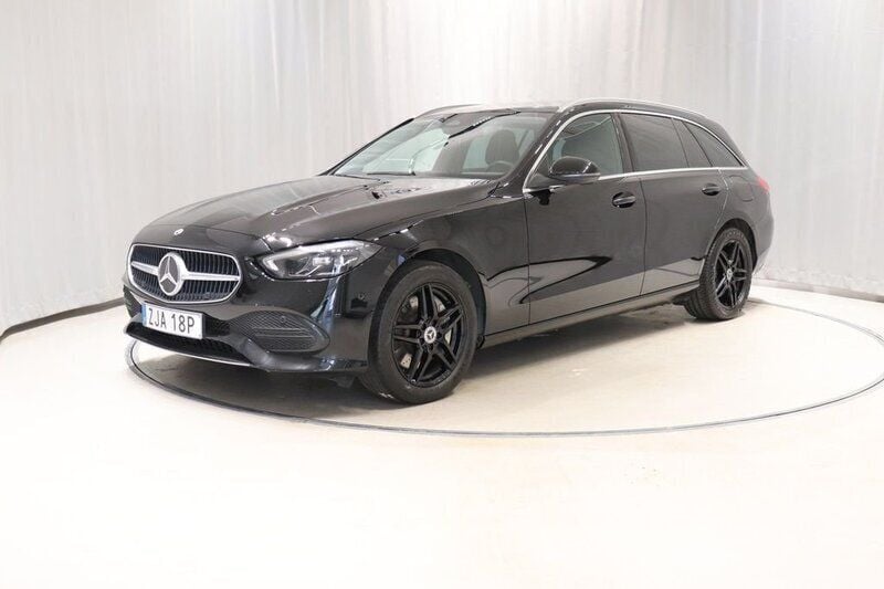 Svart Begagnad 2023 Mercedes C300e Kombi | 339 900 kr (Superpris) - Bild 1/4