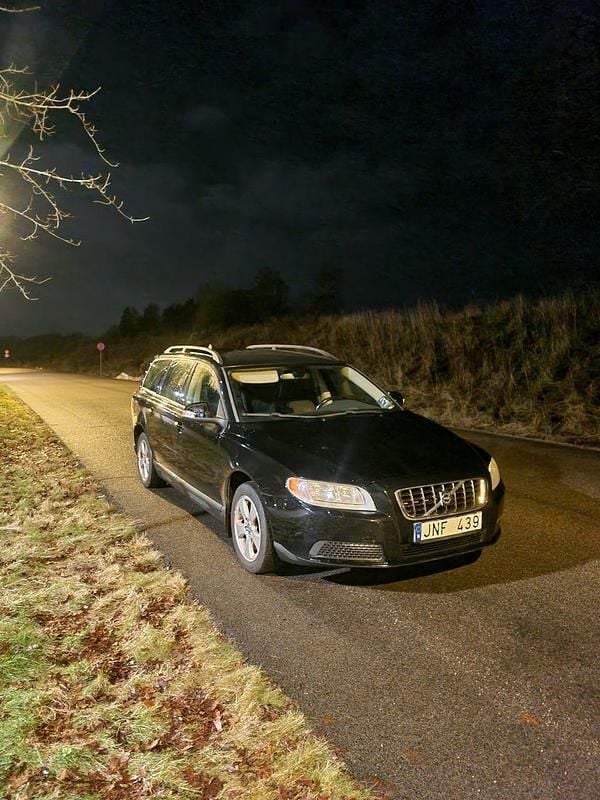 Begagnad 2009 Volvo V70 Kombi | 30 000 kr (Superpris) - Bild 1/3