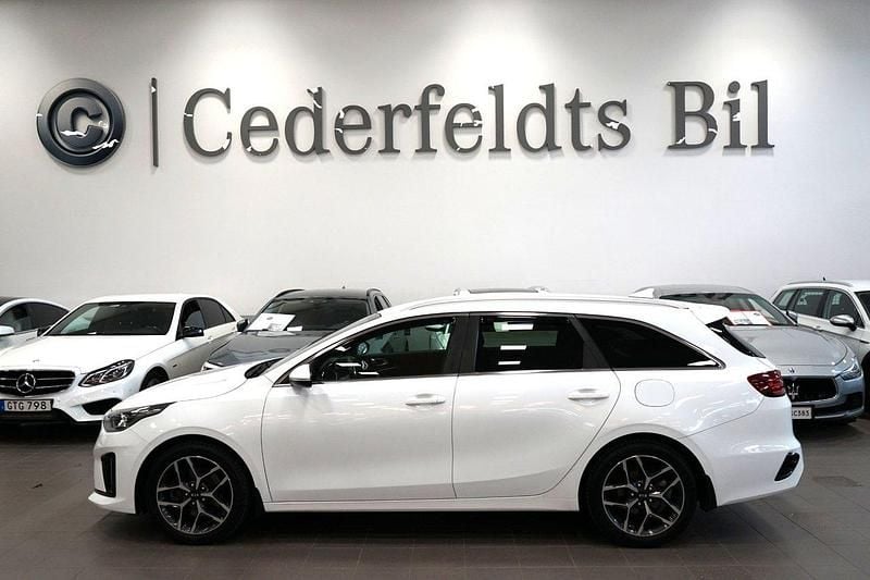Vit Begagnad 2019 Kia Ceed GT-Line Kombi | 189 000 kr (Marknadspris) - Bild 1/4