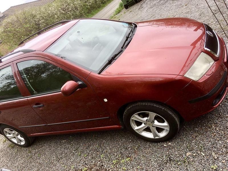 Röd Begagnad 2007 Skoda Fabia Kombi | 14 000 kr (Bra pris) - Bild 1/2