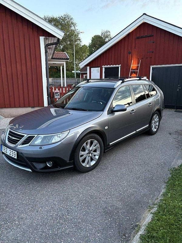 Grå Begagnad 2010 Saab 9-3X Kombi | 64 900 kr (Bra pris) - Bild 1/3