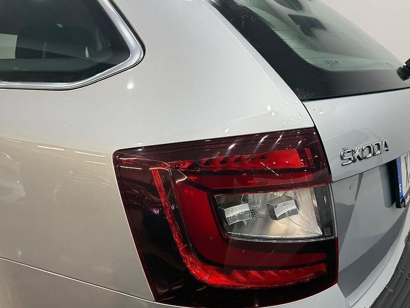 Begagnad Skoda Octavia G-TEC Style 131 HK (96 kW) 2019 Silver Kombi