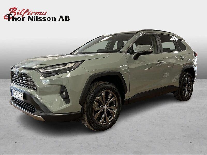 Grön Begagnad 2023 Toyota RAV4 Hybrid Executive SUV | 419 500 kr (Marknadspris) - Bild 1/4