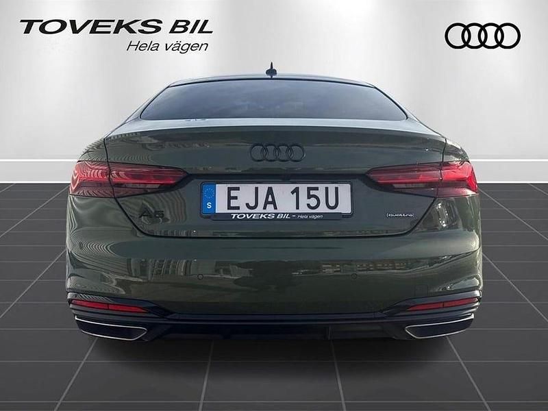 Begagnad Audi A5 Sportback S-Line 265 HK (194 kW) 2023 Grön Halvkombi