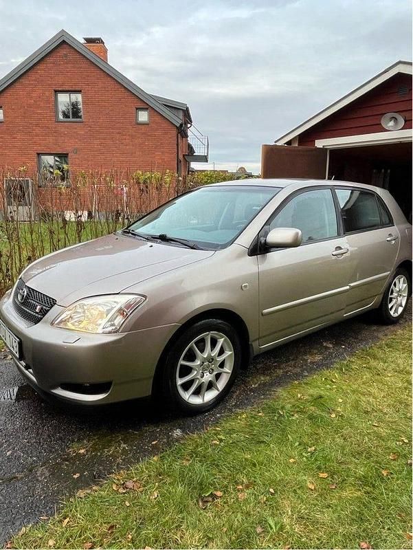 Begagnad 2002 Toyota Corolla Halvkombi | 28 000 kr (Bra pris) - Bild 1/4