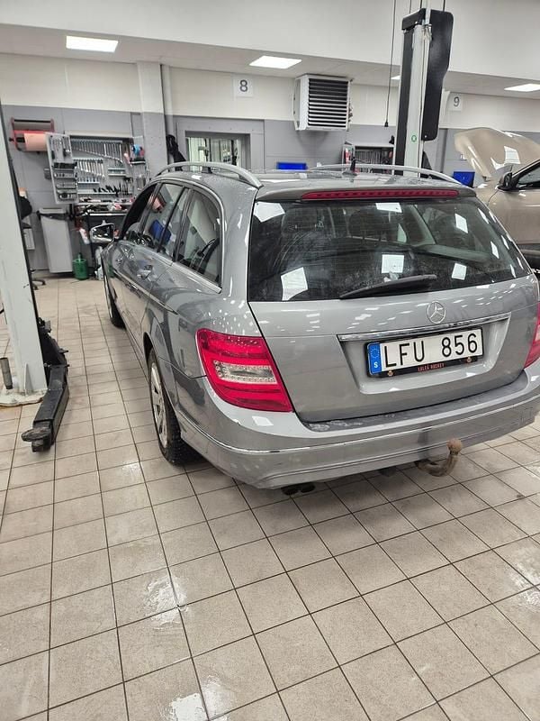 Begagnad Mercedes C180 156 HK (114 kW) 2012