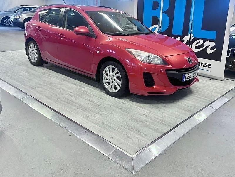 Röd Begagnad 2011 Mazda 3 Inclusive Halvkombi | 48 000 kr (Marknadspris) - Bild 1/4