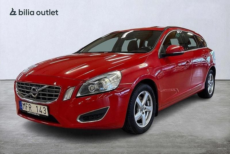 Röd Begagnad 2011 Volvo V60 Momentum Kombi | 54 900 kr (Bra pris) - Bild 1/4