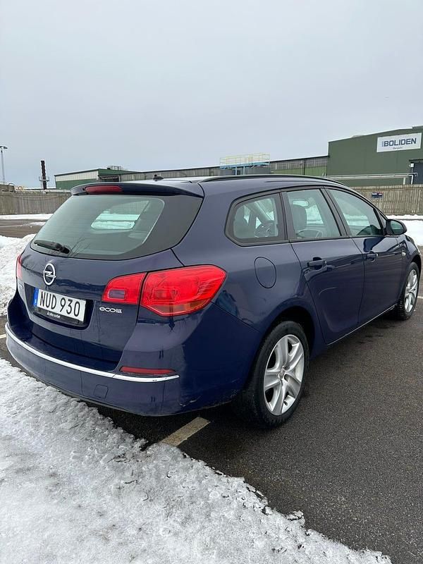 Begagnad Opel Astra 110 HK (80 kW) 2015 Blå Kombi