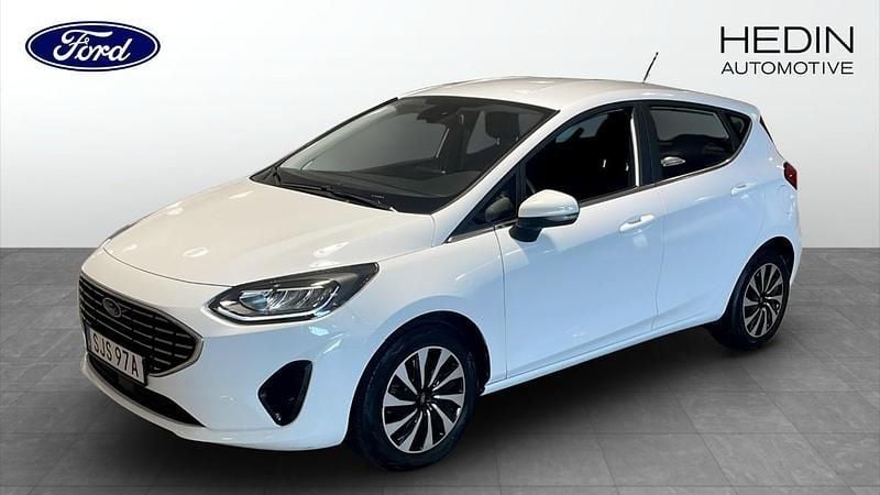 Vit (white) Begagnad 2022 Ford Fiesta Titanium Halvkombi | 174 900 kr (Marknadspris) - Bild 1/4