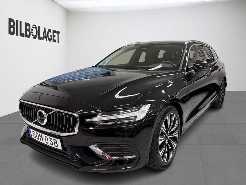 Svart Begagnad 2024 Volvo V60 Core Kombi | 424 800 kr (Marknadspris) - Bild 1/4