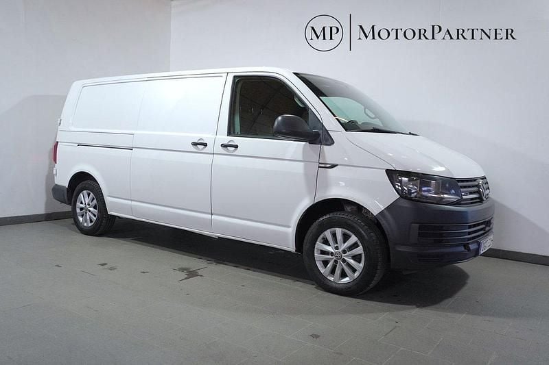 Vit Begagnad 2018 VW T6 Van | 199 900 kr (Marknadspris) - Bild 1/4
