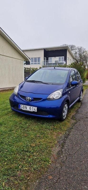Blå Begagnad 2007 Toyota Aygo Halvkombi | 23 500 kr (Marknadspris) - Bild 1/4