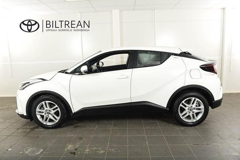 Begagnad Toyota C-HR Active 122 HK (89 kW) 2022 Vit SUV