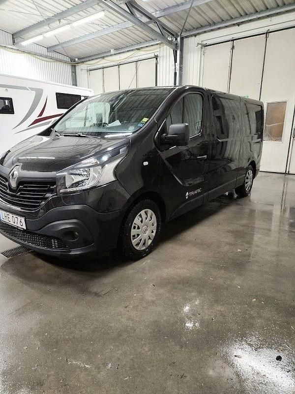 Begagnad Renault Trafic 125 HK (91 kW) 2018 Svart Minibuss