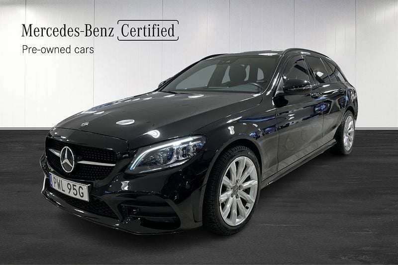 Svart Begagnad 2020 Mercedes C300e AMG Kombi | 279 900 kr (Marknadspris) - Bild 1/4