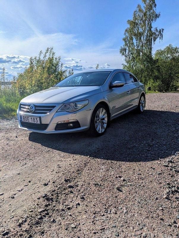 Silver Begagnad 2009 VW CC Sedan | 70 000 kr (Marknadspris) - Bild 1/4
