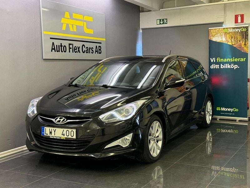 Svart Begagnad 2011 Hyundai i40 Kombi | 104 900 kr (Marknadspris) - Bild 1/4