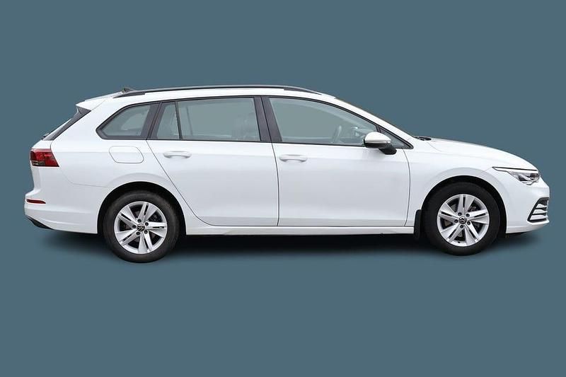 Begagnad VW Golf VIII 131 HK (96 kW) 2022 Vit Kombi