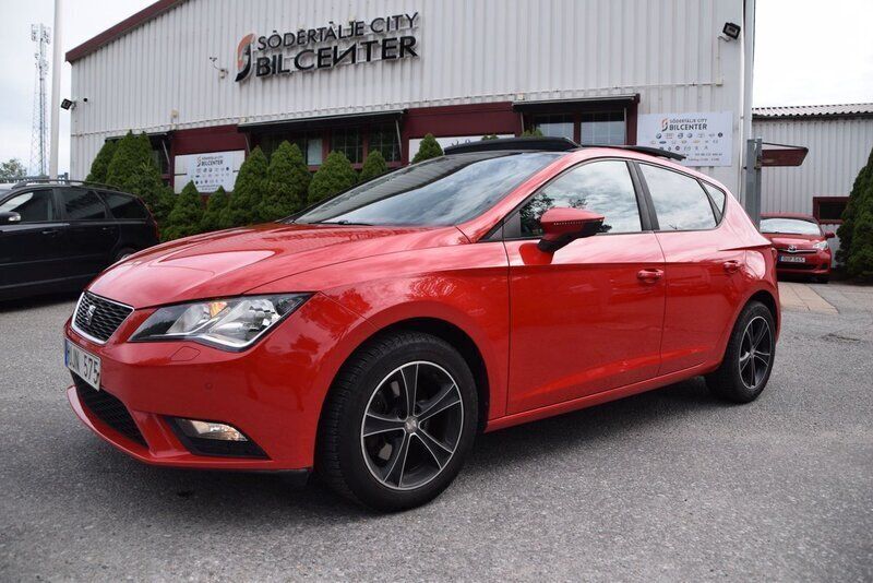 Röd Begagnad 2013 Seat Leon Halvkombi | 69 990 kr (Dyr) - Bild 1/4