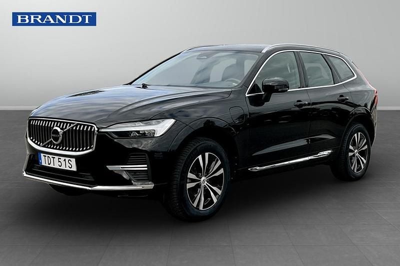 Svart Begagnad 2023 Volvo XC60 Core SUV | 439 900 kr (Bra pris) - Bild 1/4