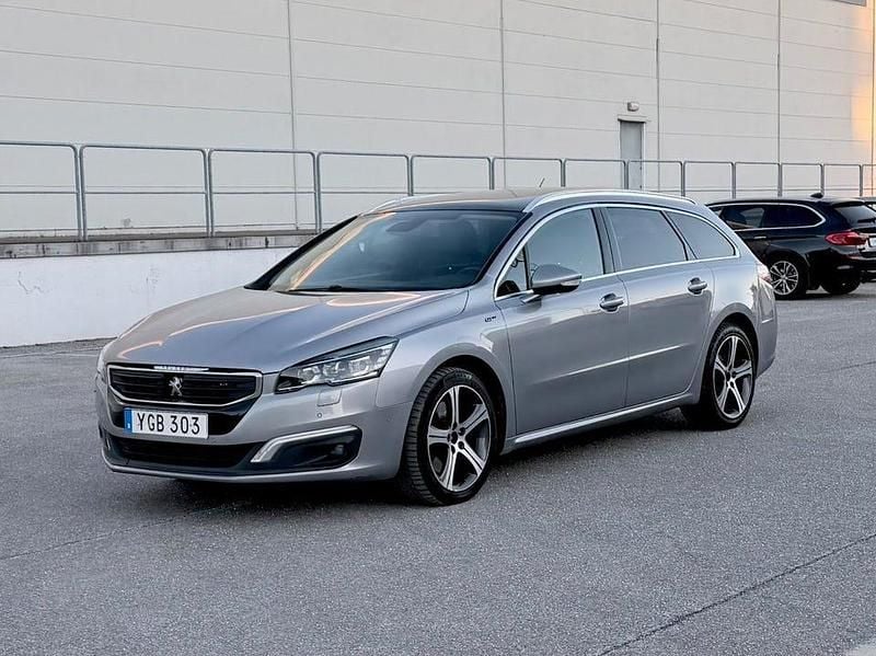 Grå Begagnad 2017 Peugeot 508 SW Kombi | 119 800 kr (Bra pris) - Bild 1/4