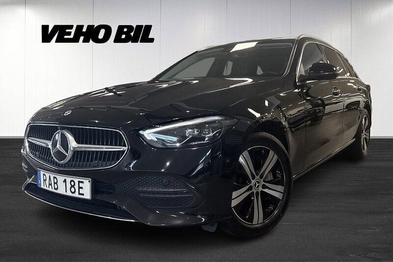 Svart Begagnad 2022 Mercedes C300e Avantgarde Kombi | 359 000 kr (Superpris) - Bild 1/4