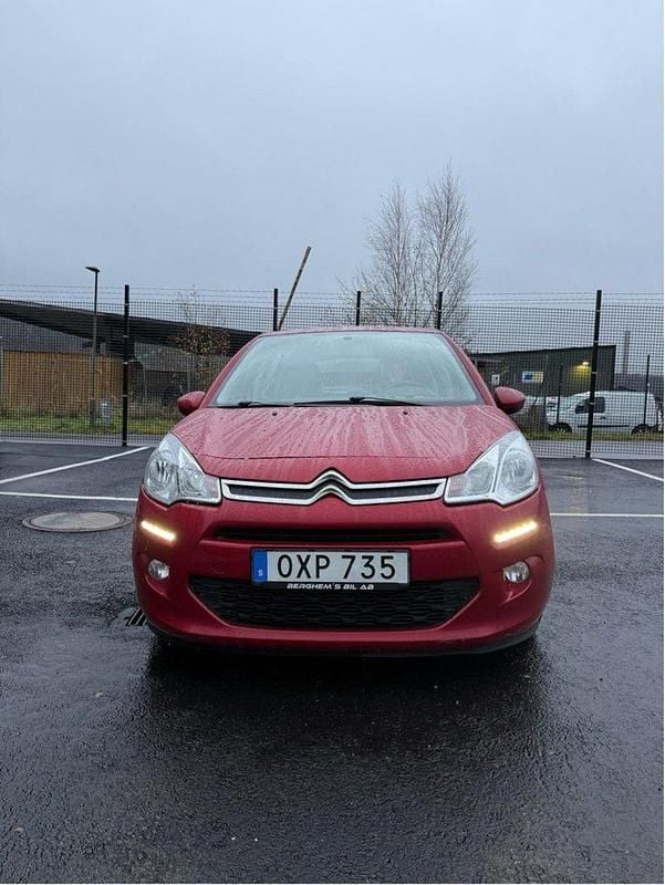 Röd Begagnad 2016 Citroën C3 Halvkombi | 45 000 kr (Superpris) - Bild 1/4