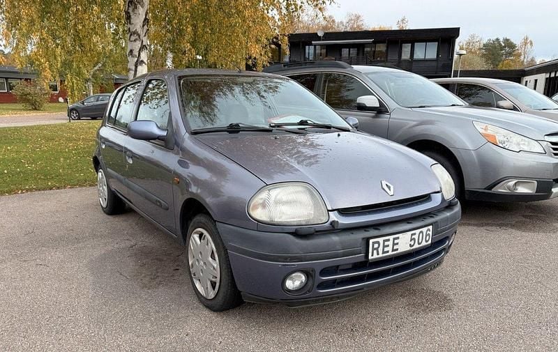 Blå Begagnad 1999 Renault Clio II Halvkombi | 24 500 kr (Marknadspris) - Bild 1/2