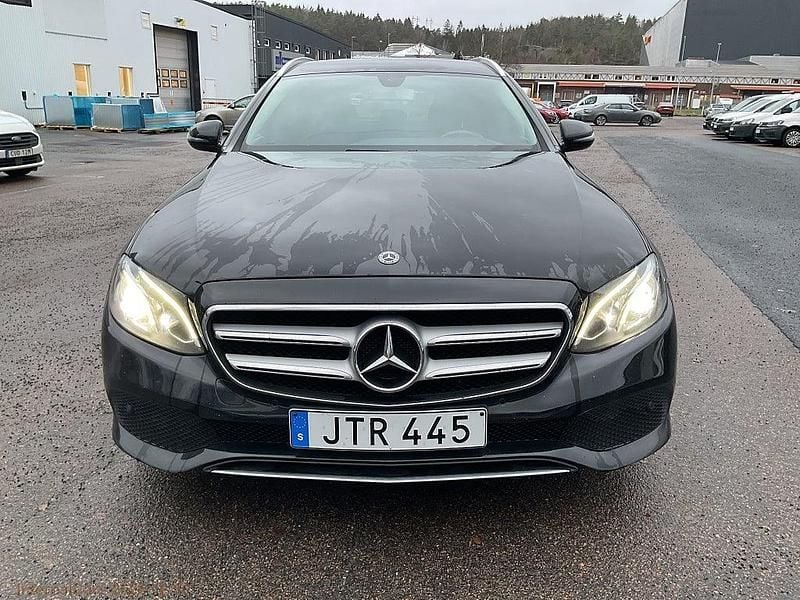 Begagnad Mercedes E220 Avantgarde 195 HK (143 kW) 2018 Svart Kombi