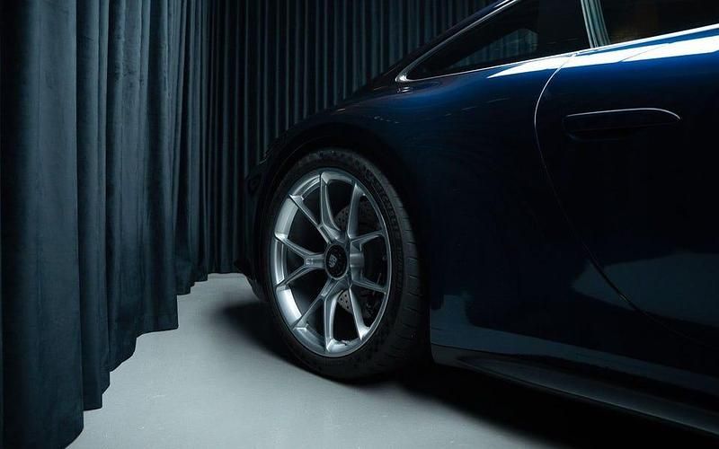 Begagnad Porsche 992 510 HK (375 kW) 2024 Blå