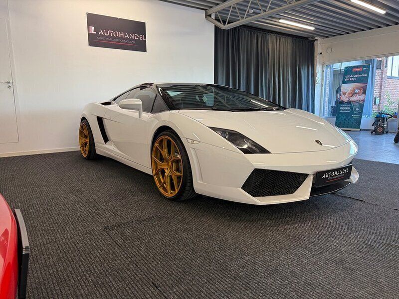 Begagnad Lamborghini Gallardo 561 HK (412 kW) 2009 Vit Sportkupé