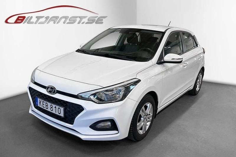 Vit Begagnad 2018 Hyundai i20 Comfort Halvkombi | 118 900 kr (Marknadspris) - Bild 1/4