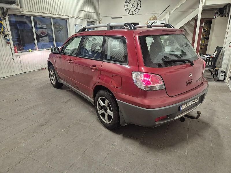 Begagnad Mitsubishi Outlander 136 HK (100 kW) 2003 Röd SUV