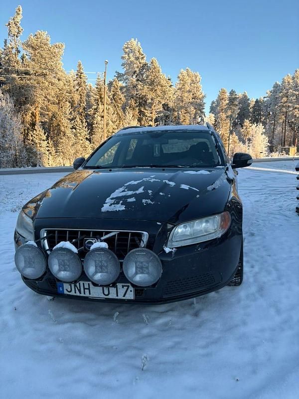 Begagnad 2009 Volvo V70 Kombi | 52 000 kr (Bra pris) - Bild 1/4