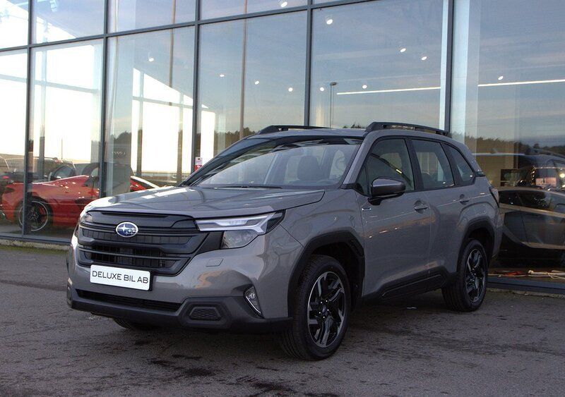 Grå Ny 2024 Subaru Forester SUV | 423 400 kr (Bra pris) - Bild 1/4