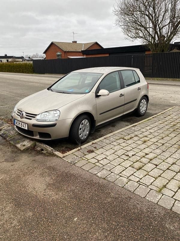 Begagnad 2005 VW Golf IV Halvkombi | 22 500 kr (Marknadspris) - Bild 1/4