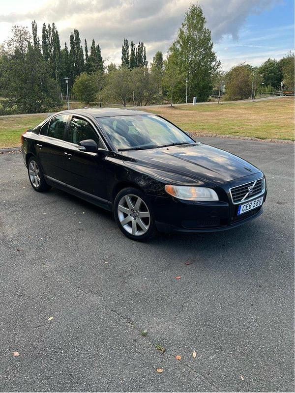 Svart Begagnad 2008 Volvo S80 Sedan | 25 000 kr (Bra pris) - Bild 1/4