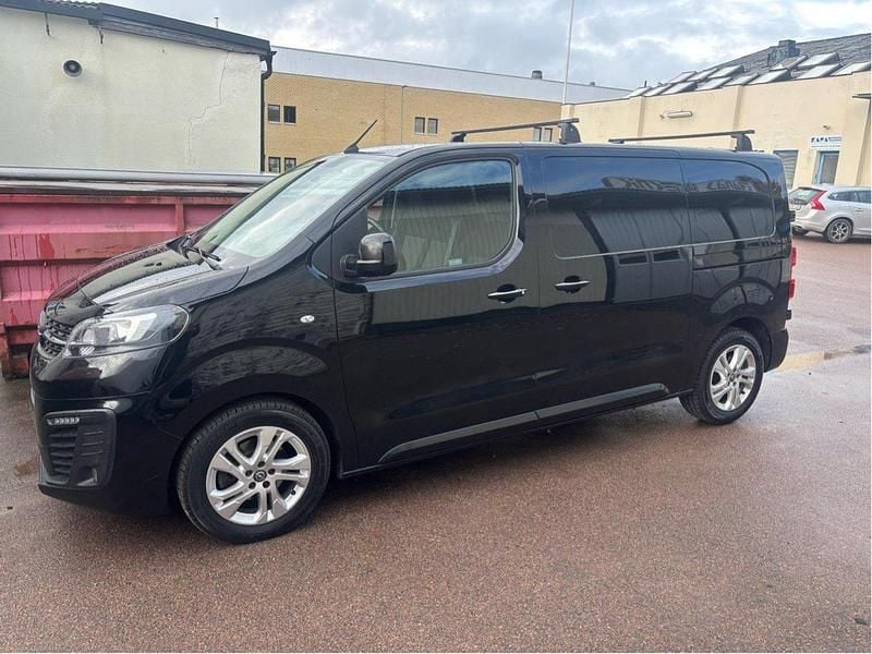 Svart Begagnad 2022 Opel Vivaro Van | 195 000 kr (Bra pris) - Bild 1/4