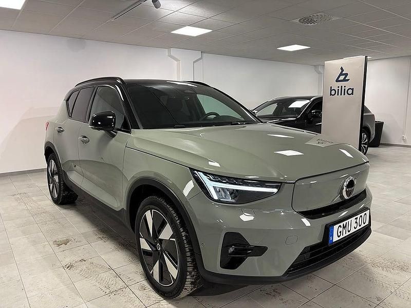 Grön Begagnad 2023 Volvo XC40 Ultimate SUV | 408 500 kr (Marknadspris) - Bild 1/4