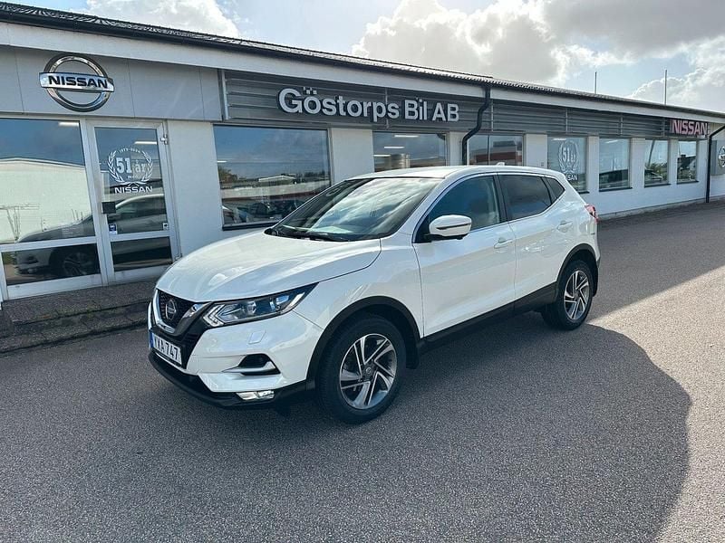 Vit Begagnad 2018 Nissan Qashqai N-Connecta SUV | 195 000 kr (Marknadspris) - Bild 1/4