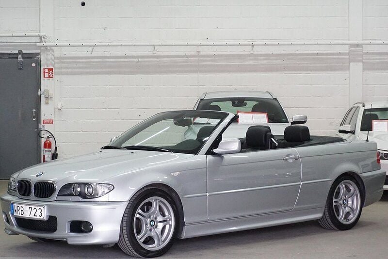 Ljusgrå (gråmetallic) Begagnad 2005 BMW 325 Cabriolet M Sport Cab | 199 000 kr (Dyr) - Bild 1/4