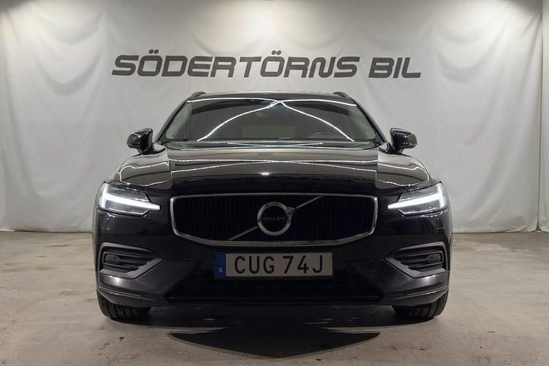 Begagnad Volvo V60 Momentum 150 HK (110 kW) 2020 Svart Kombi