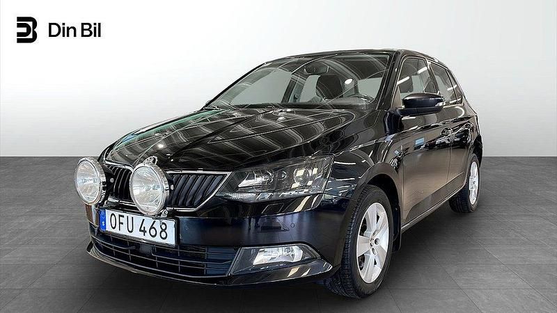 Svart Begagnad 2016 Skoda Fabia Style Halvkombi | 139 000 kr (Marknadspris) - Bild 1/4