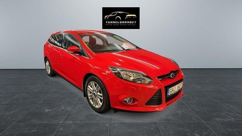 Röd Begagnad 2012 Ford Focus Titanium Kombi | 79 900 kr (Lite dyr) - Bild 1/4