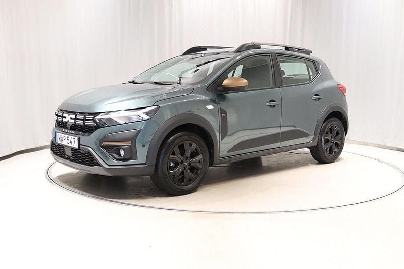 Grön Begagnad 2023 Dacia Sandero Extreme Halvkombi | 159 800 kr (Marknadspris) - Bild 1/4