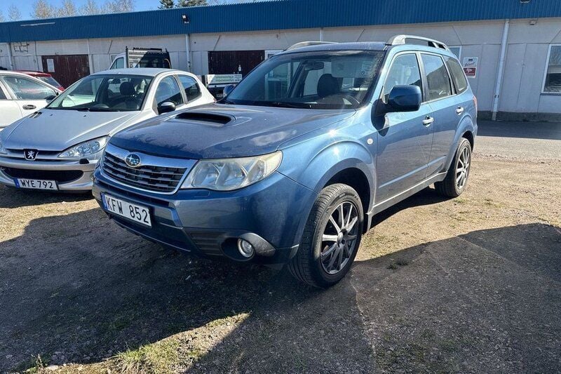 Mörkblå Begagnad 2009 Subaru Forester SUV | 9 500 kr - Bild 1/4