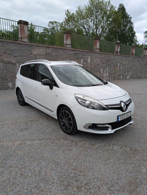 Vit Begagnad 2013 Renault Grand Scénic III Bose Edition Minibuss | 90 000 kr (Lite dyr) - Bild 1/4