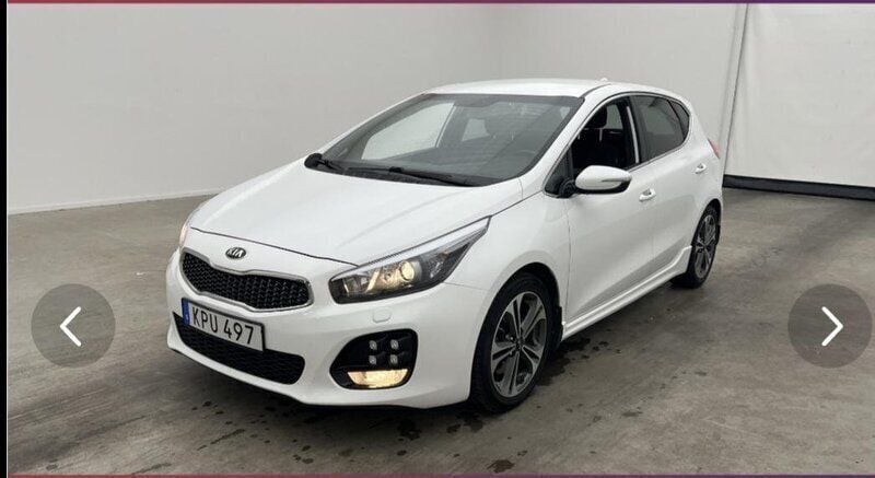 Vit Begagnad 2018 Kia Ceed GT-Line Halvkombi | 165 000 kr (Marknadspris) - Bild 1/4
